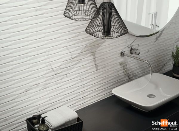 221272_inspirations-carrelage-salle-de-bain-effet-marbre-calacatta-relief-decor-blanc-schelfhout.jpg